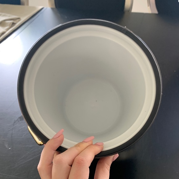 Kraftware Ice Bucket with handle and lid - Picture 3 of 4